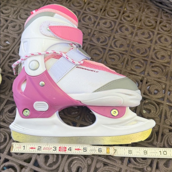 Winnwell Girls Ice Skates Adjustable fits 12y-2. Pink and White Like New - Picture 8 of 9